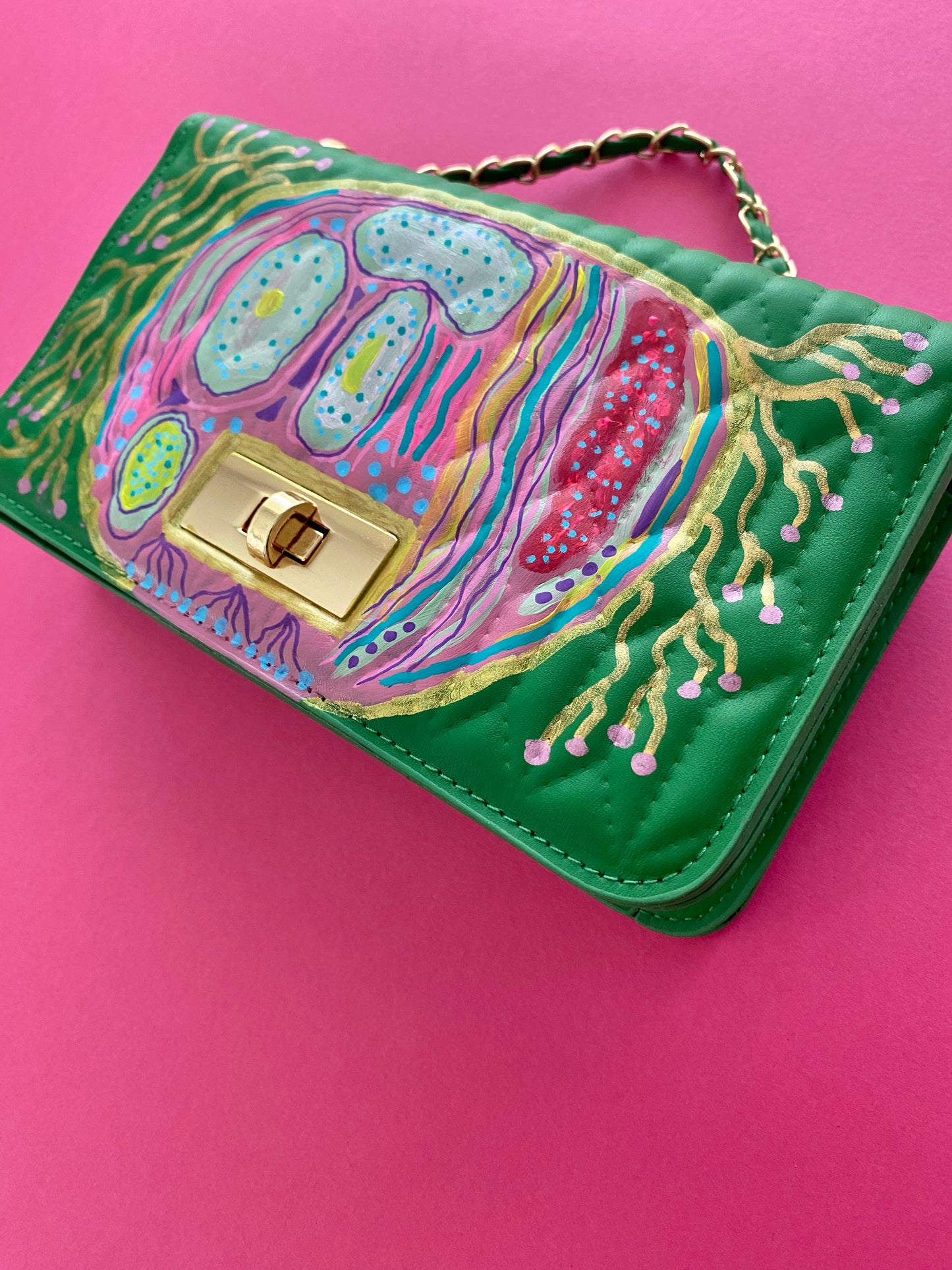 Mini Chevron Quilted Flap Chain Square Bag.